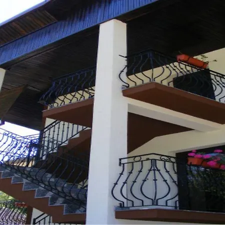 Pensiunea Mirela Pestera Ursilor Hostel Kiskoh